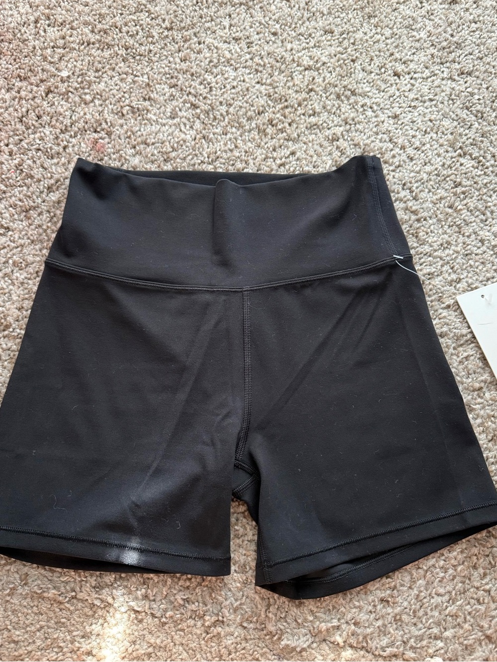 nwt vuori black biker shorts 4inch